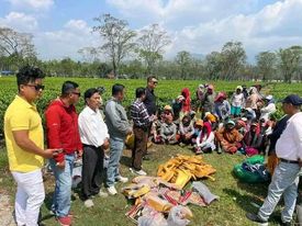 चिया कमानमा कार्यरत २८० जना चिया मजदुरलाई  बुद्धशान्ति गाउँपालिकाद्वारा गमबुट वितरण 