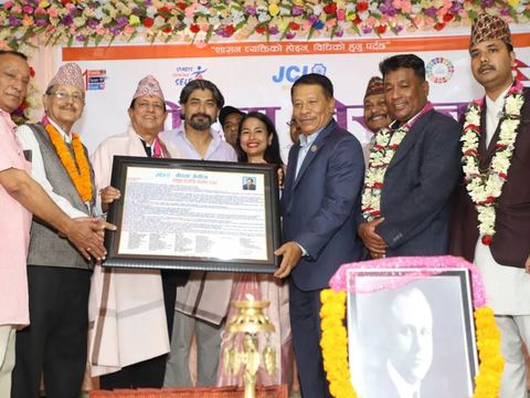 भद्रपुरका दीनबन्धु गोयललाई जेसीजको उत्कृष्ट नागरिक सम्मान