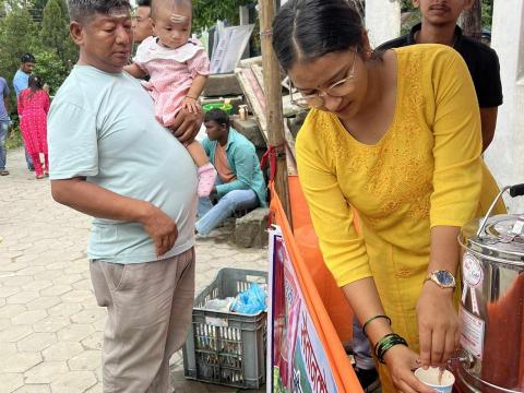 रोटर्याक्ट क्लब अफ बिर्तामोड मिडटाउनद्वारा भत्तजनको मन जित्न सफल