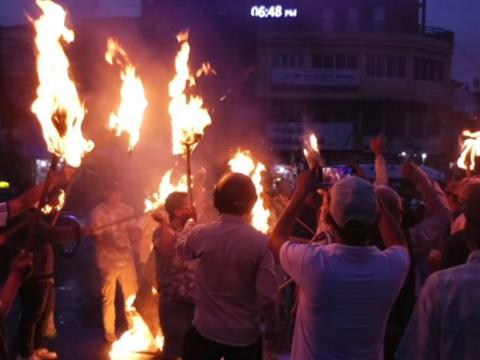 पृथ्वीनारायण शाहको प्रतिमा हटाएको विरोधमा पोखराका मेयरको पुत्ला दहन