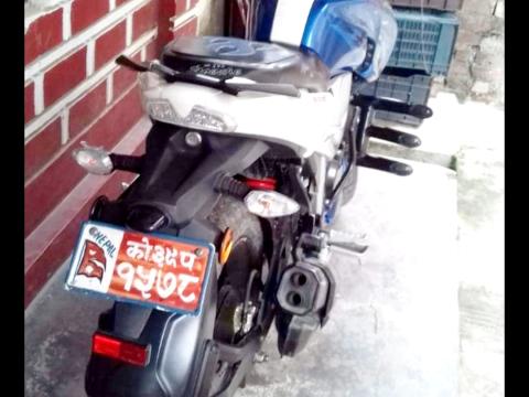बिर्तामोडको धर्मकाँटा अगाडिबाट चोरियो मोटरसाइकल