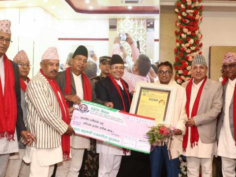   सहकारी अभियान्ता  कैलाशभक्त प्रधानांग र  पत्रकार न्यौपाने पुरस्कृत
