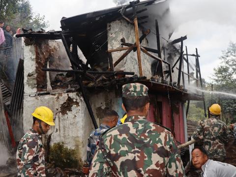 ताप्लेजुङको फुङ्लिङमा आगलागी,पाँच लाख बराबर क्षति