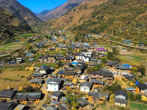 मध्यपहाडी लोकमार्गमा पर्ने बाग्लुङको निसीमा बस्ती विस्तार हुँदै