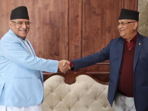 भत्कियो सत्ता गठबन्धन, एमाले सहितको मन्त्रिपरिषद् आजै बनाउने