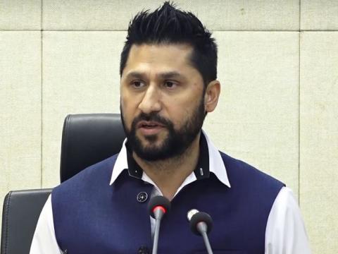 नागरिक र नेतृत्वको प्राथमिकता फरक हुँदा देश अप्ठेराेमा पर्‍याे : गृहमन्त्री लामिछाने