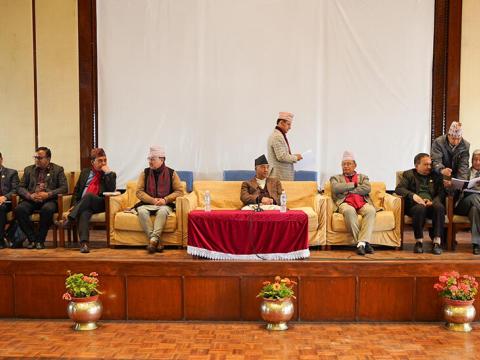 प्रधानमन्त्री प्रचण्डको विपक्षमा मतदान गर्न कांग्रेसद्वारा ह्विप जारी