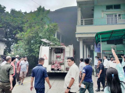 विराटनगरको लाइफगार्ड अस्पतालको आईसीयूमा लाग्याे आगाे