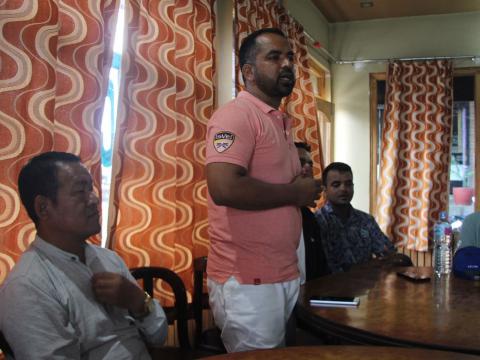 नेकपा माओवादी केन्द्र झापाले ५ सय भन्दा बढी नवप्रवेशी आगन्तुकलाई   पार्टी प्रवेश गराउदै