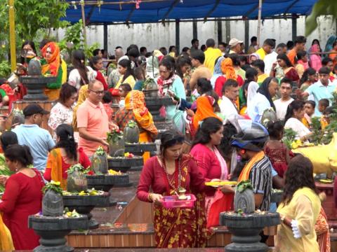 देशभरका शिवालयमा दर्शनार्थीको घुइँचो