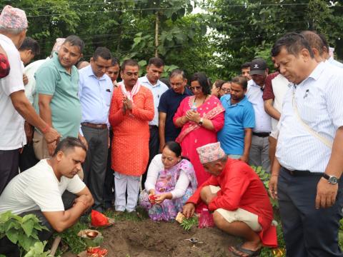 बिर्तामोडमा एकैदिन ७ सडक आयोजनाको शिलान्यास