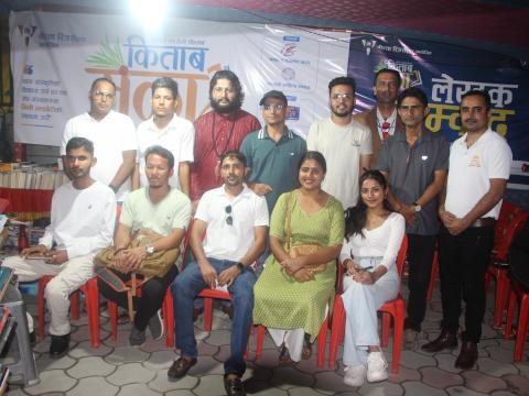 किताब मेलामा साहित्यकारहरुले गरे बडा दशैको शुभकामना आदान प्रदान