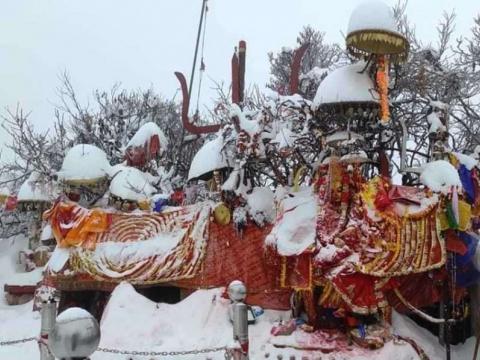 पाथीभरासहित ताप्लेजुङका उच्च हिमाली क्षेत्रमा हिमपात