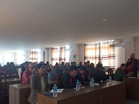 सुकुम्बासीलाई धनीपुर्जा वितरण सम्बन्धि आयोगको टोलीसंग  कनकाईमा छलफल 