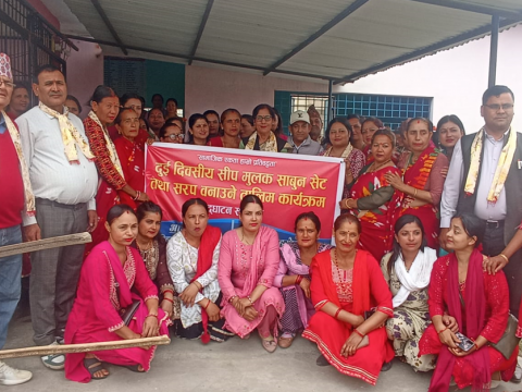 कनकाई नगरद्वारा महिलाहरुलाई धमाधम स्वरोजगार बन्ने तालिम दिदै   