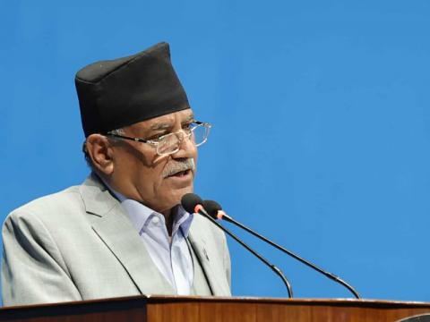 ओलीलाई लक्षित गर्दै प्रचण्डले भने- सत्ताको ड्राइभिङ सिटमै बिचौलिया छन्