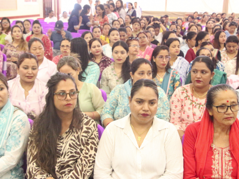 न्युटन्सका अभिभावक र शिक्षकलाई जीवनोपयोगी र प्रेरणादायी तालिम