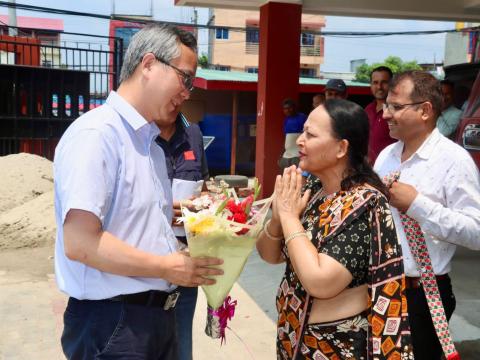 नेपालका लागि चिनियाँ राजदुत चेन सोङ्गलाई बिर्तामोड नगरपालिकाद्वारा स्वागत तथा सम्मान