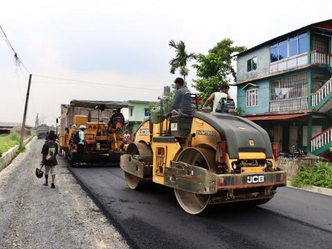 बिर्तामोडमा भौतिक पूर्वाधारको उल्लेख्य प्रगति : दुई वर्षभित्र सबै सडक निर्माण सम्पन्न गर्ने लक्ष्य