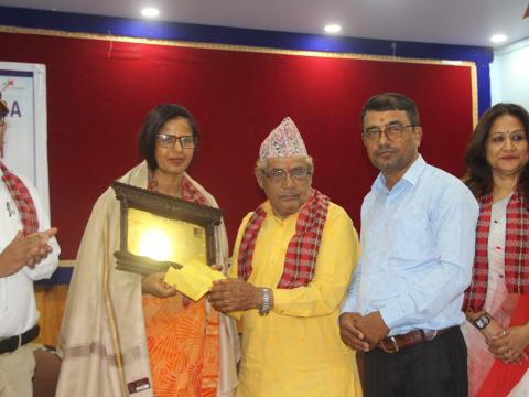 रोटरी क्लव अफ सुरुङ्गाको वर्ष उत्कृष्ट पत्रकारिता पुरस्कार गौतमलाई