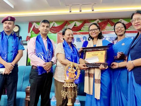 ‘नारी सञ्चार साधना’ पत्रकारिता पुरस्कारबाट  भण्डारी सम्मानित 