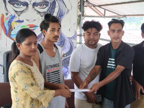 कोरियामा रहेका नेपालीको पहल : सहिद परिवार र घाइतेलाई आर्थिक सहयोग
