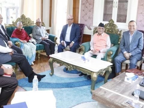 एमाले सचिवालय बैठकमा नेताहरूको सुझाव: अध्यक्ष ओलीले मार्ग प्रशस्त गर्नुपर्ने माग