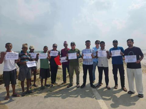 १४ वर्षदेखि अलपत्र कन्काई पुल छिटो निर्माणको माग गर्दै गौरिगञ्जका युवाहरूको प्रदर्शन