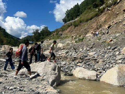 बीपी राजमार्गमा कष्टकर यात्रा