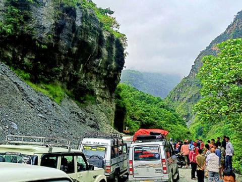 लामो दूरी र काठमाडौं आउजाउ गर्ने यातायात तीन दिनका लागि बन्द