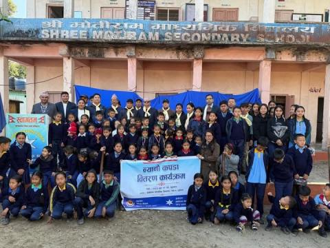 जाडोमा सहारा नेपालको मानवीय पहल : मोतिराम माविका विद्यार्थीलाई स्विटर वितरण