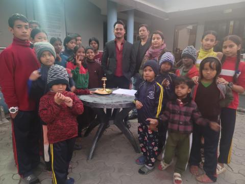 अभिभावकविहीन बालबालिकाहरुसंग रितेशले जन्मदिन मनाए