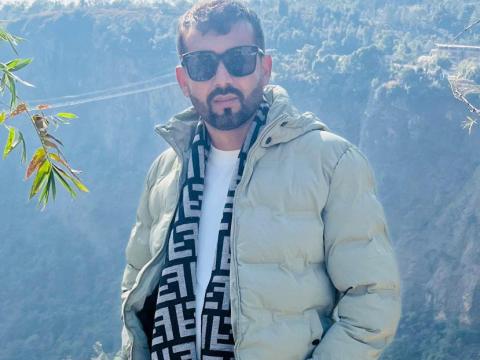 पर्खिरहेको सडक  