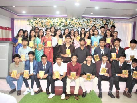 इर्डन गार्डेनको 'फेरि भेटौँला' कार्यक्रम: अभिभावक र विद्यार्थी सम्मानित