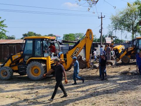 अतिक्रमित क्षेत्र खाली गराउँदै इनरुवा नगरपालिका