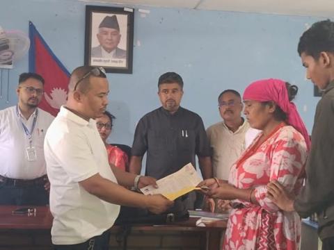 टंक थापाको परिवारलाई २० लाख रुपैयाँ क्षतिपूर्ति टंक थापाको परिवारलाई २० लाख रुपैयाँ क्षतिपूर्ति