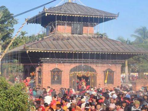 साउनको अन्तिम सोमबारः सोमप्रदोष व्रतको दुर्लभ संयोगमा शिवालयहरूमा श्रद्धालुको भव्य भीड