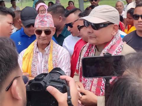धवल र दुर्गाले गठन गरे ‘जय नेपाल पार्टी’ धवल र दुर्गाले गठन गरे ‘जय नेपाल पार्टी’