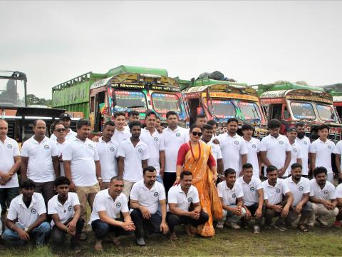 पूर्वेली ढुवानी सेवाको सामाजिक उत्तरदायित्व : बोनम्यारो पीडित साइमनलाई ११ हजार सहयोग