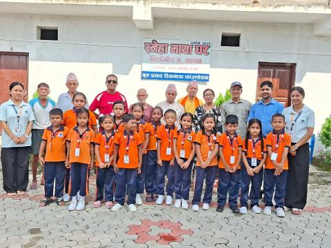 लिङ्कन मन्टेश्वरी स्कुल ब्यबस्थापन समितिका अध्यक्ष ओझाले सामाजिक कार्य गर्दै मनाए जन्मदिन