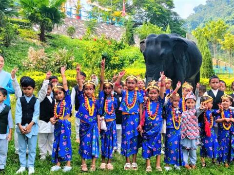 बालमनमा संस्कारको बीजारोपण गर्दै लिङ्कन मन्टेश्वरीको दशैं सांस्कृतिक कार्यक्रम बालमनमा संस्कारको बीजारोपण गर्दै लिङ्कन मन्टेश्वरीको दशैं सांस्कृतिक कार्यक्रम